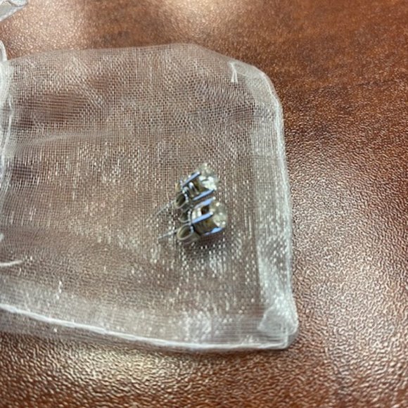 GENUINE Diamond Earrings (1 carat total weight) with White Gold - Picture 4 of 4